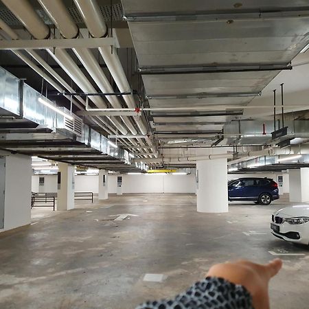 Highpark Suites At Petaling Jaya, Kelana Jaya By Plush ภายนอก รูปภาพ