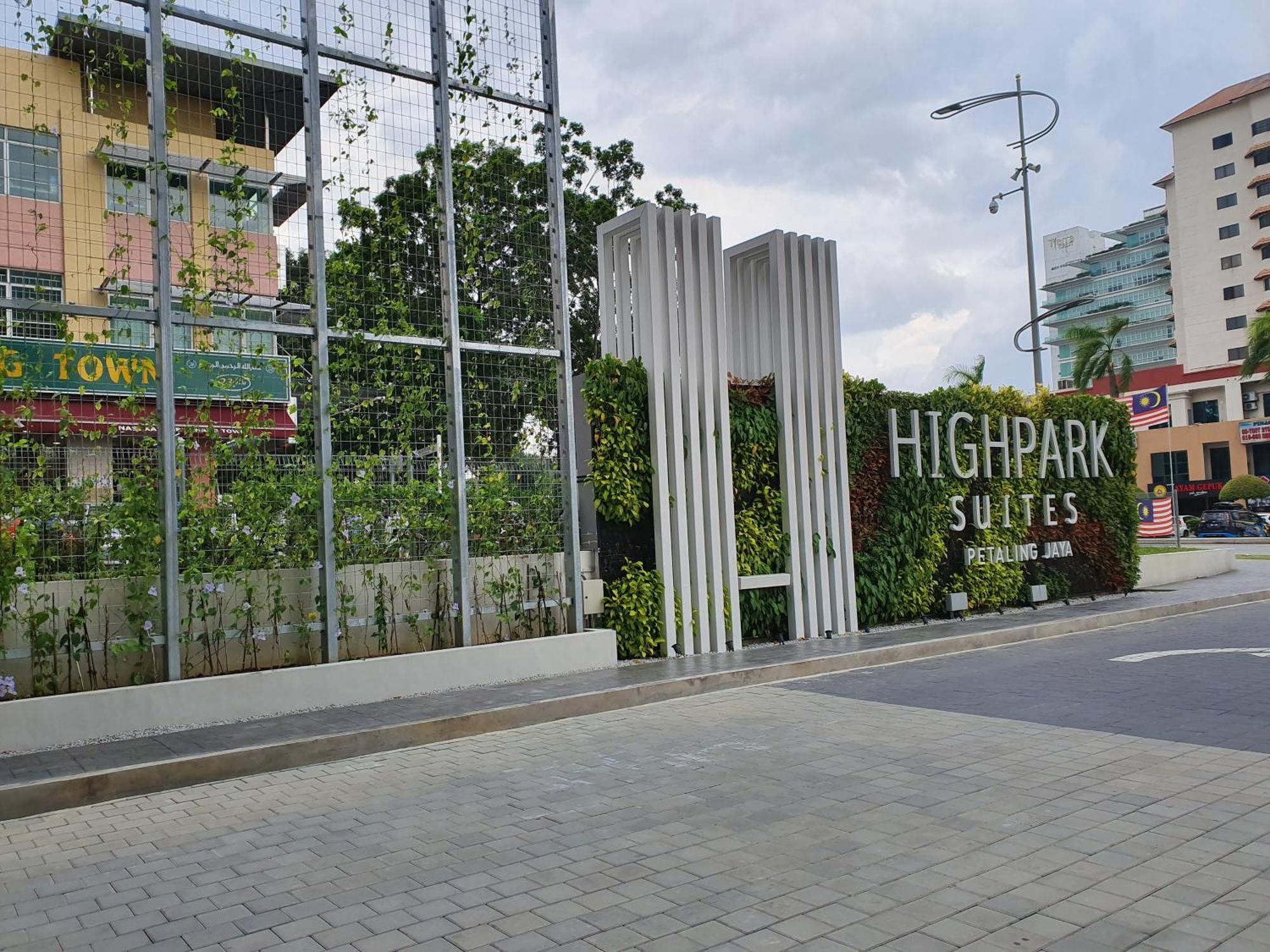 Highpark Suites At Petaling Jaya, Kelana Jaya By Plush ภายนอก รูปภาพ