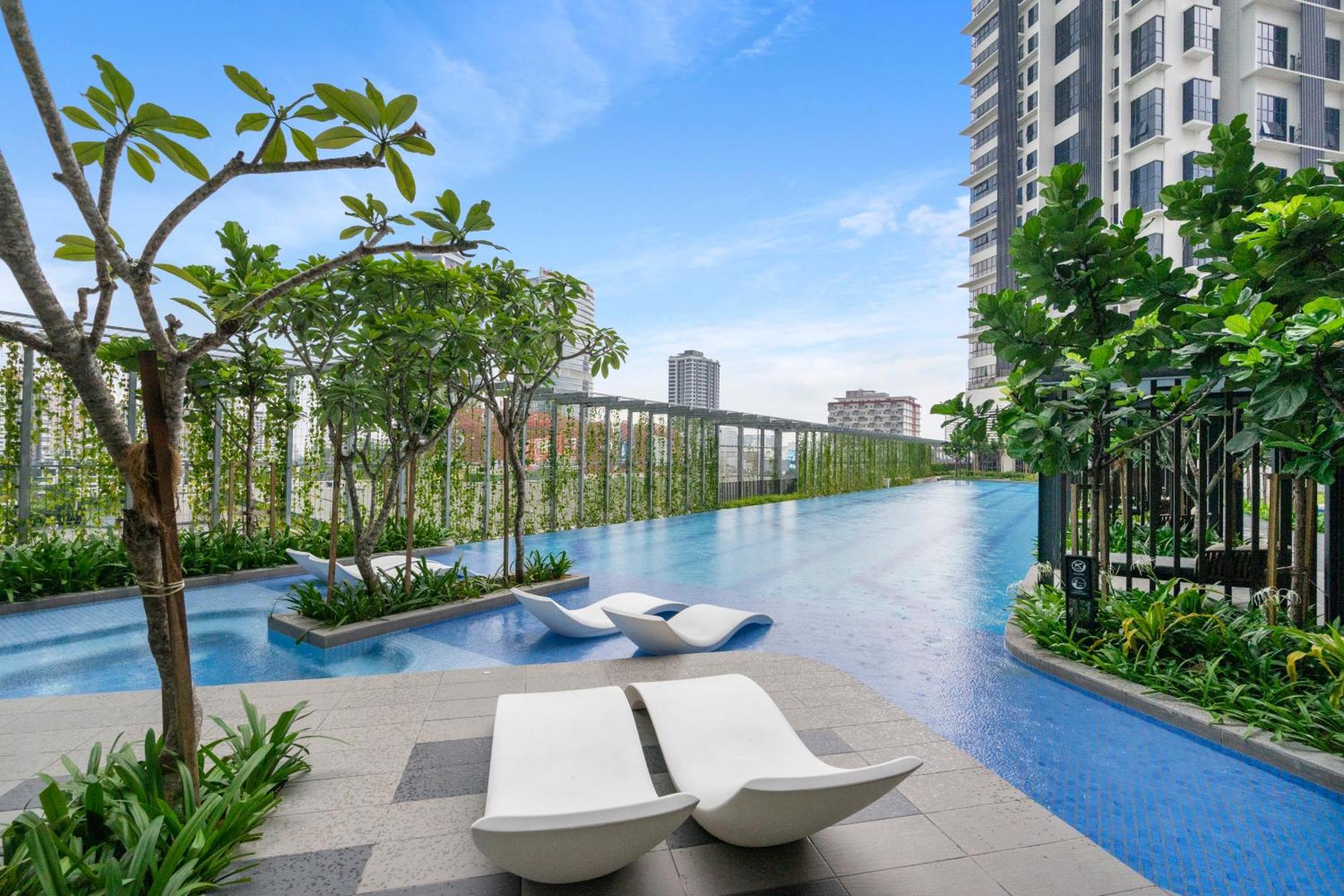 Highpark Suites At Petaling Jaya, Kelana Jaya By Plush ภายนอก รูปภาพ