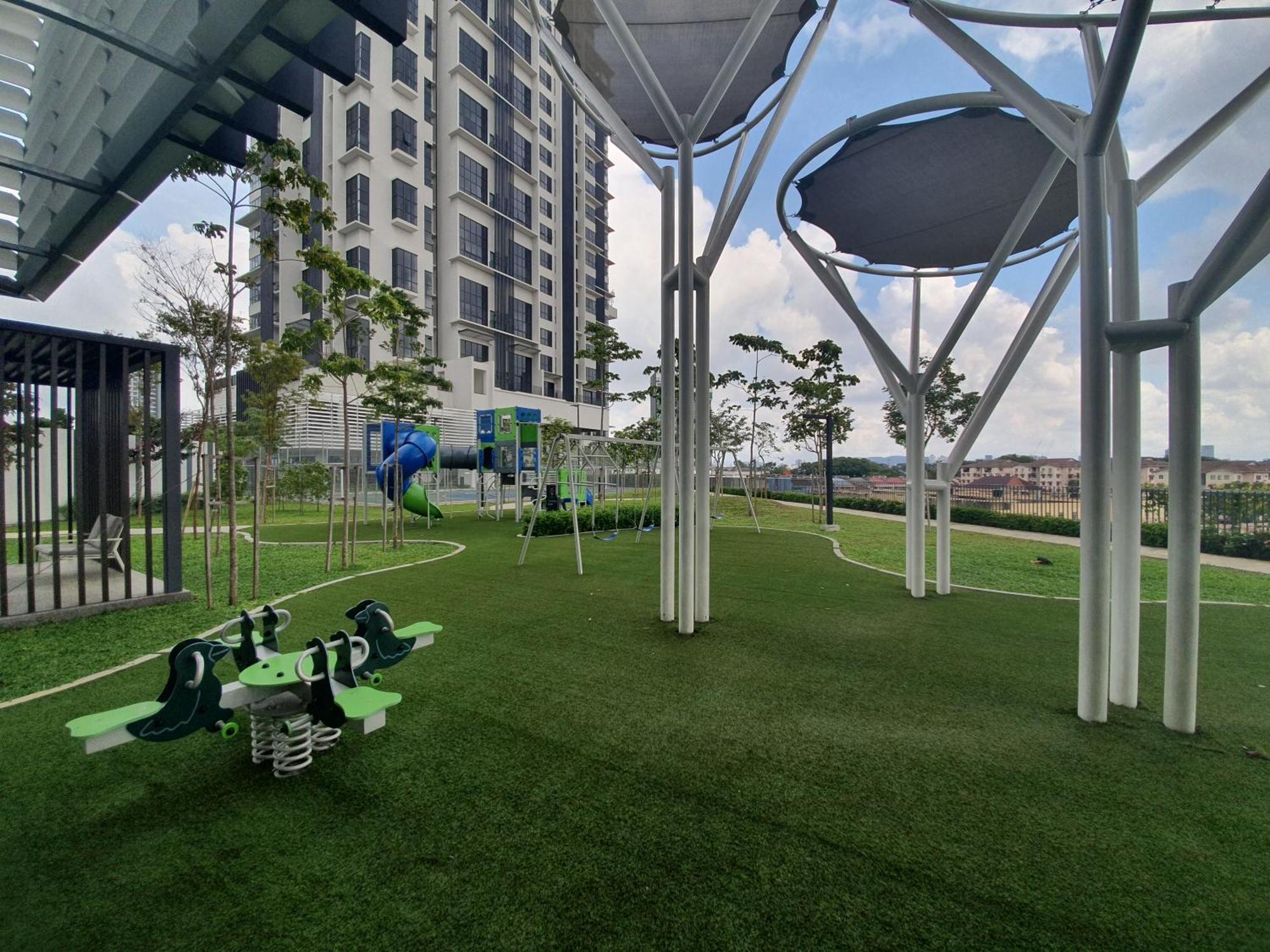 Highpark Suites At Petaling Jaya, Kelana Jaya By Plush ภายนอก รูปภาพ